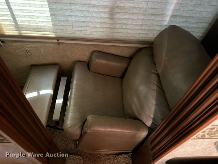 image for item DM2671 2011 Bighorn 3055 RL camper