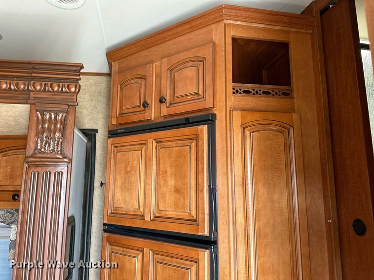 image for item DM2671 2011 Bighorn 3055 RL camper