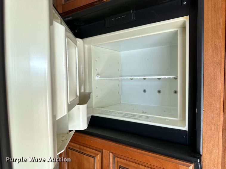 image for item DM2671 2011 Bighorn 3055 RL camper