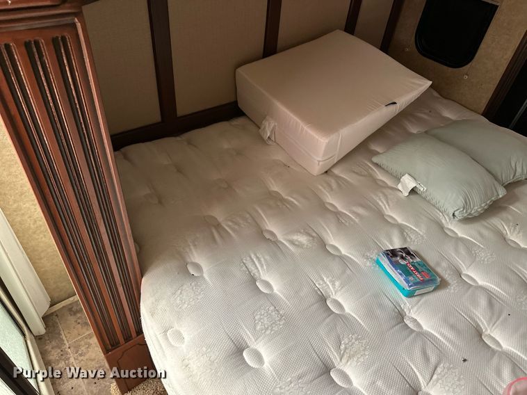 image for item DM2671 2011 Bighorn 3055 RL camper