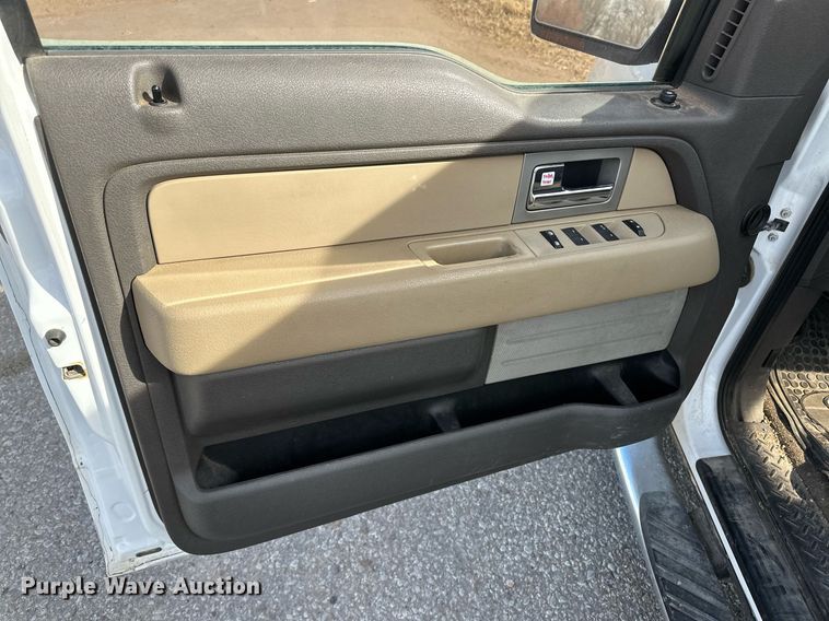 image for item DM2673 2010 Ford F150 SuperCab pickup truck