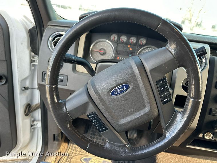 image for item DM2673 2010 Ford F150 SuperCab pickup truck