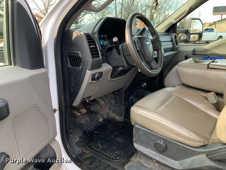 image for item DM7734 2018 Ford  F450 Super Duty XL Crew Cab utility / service truck