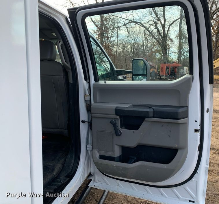 image for item DM7734 2018 Ford  F450 Super Duty XL Crew Cab utility / service truck