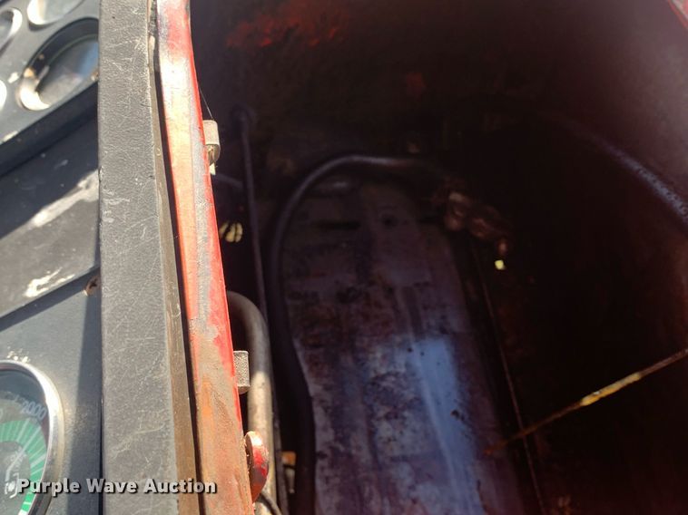 image for item DM7744 1985 Massey Ferguson  245 tractor