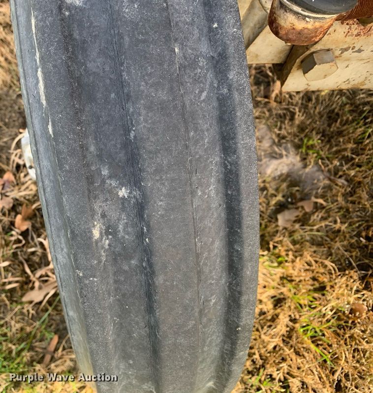 image for item DM7744 1985 Massey Ferguson  245 tractor