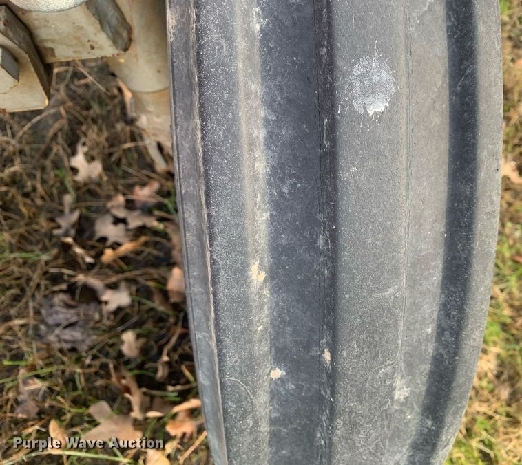 image for item DM7744 1985 Massey Ferguson  245 tractor