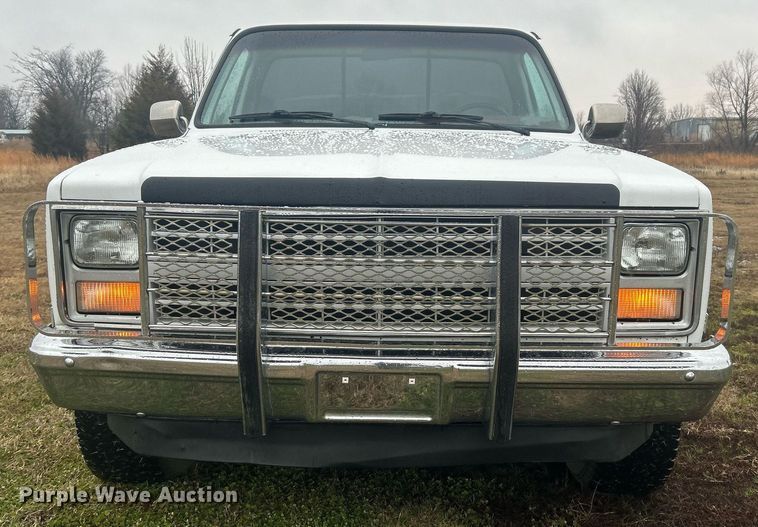 image for item DN0650 1986 GMC Sierra 1500 pickup truck