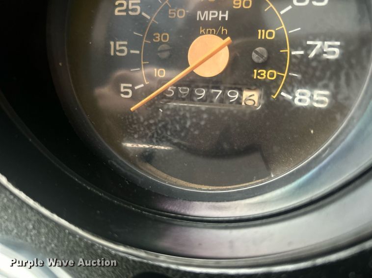 image for item DN0650 1986 GMC Sierra 1500 pickup truck