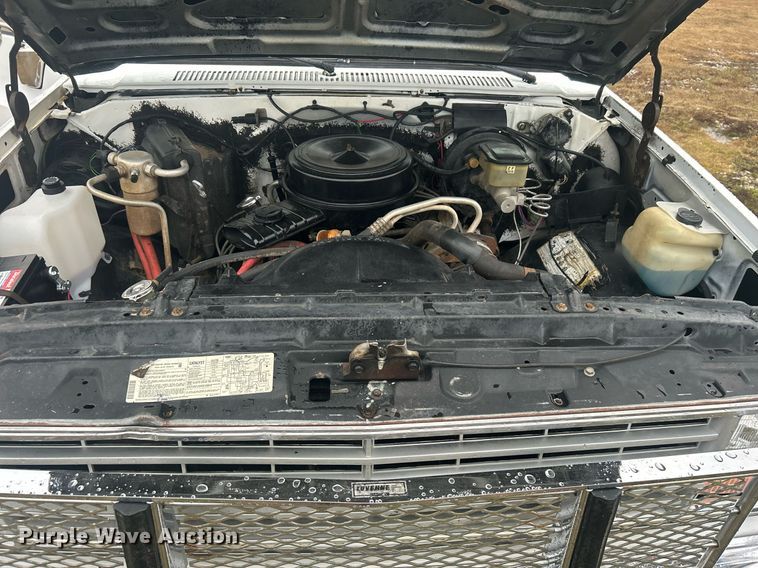 image for item DN0650 1986 GMC Sierra 1500 pickup truck