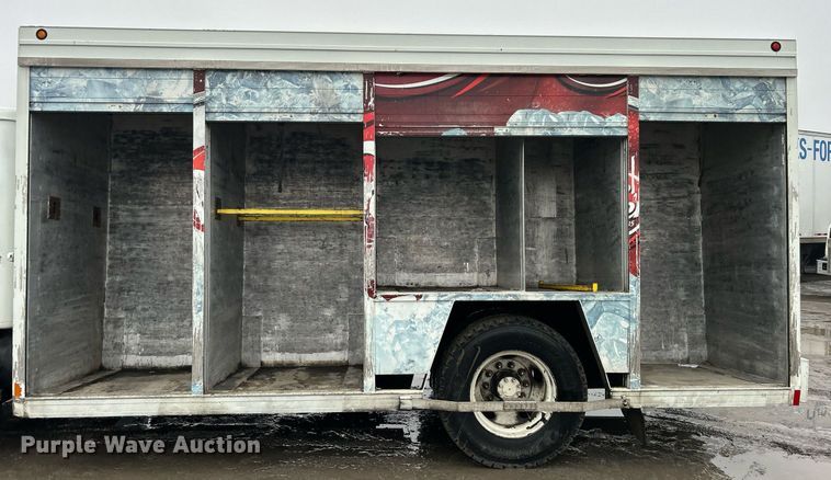 image for item DN0663 2001 International  4700  delivery truck