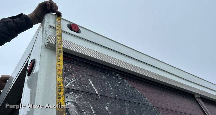 image for item DN0663 2001 International  4700  delivery truck