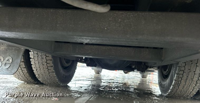 image for item DN0663 2001 International  4700  delivery truck