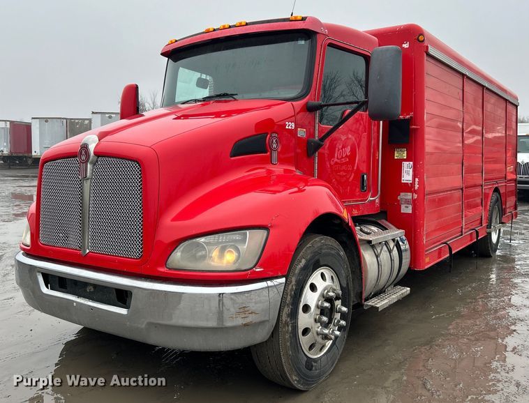 image for item DN0664 2013 Kenworth T370 delivery truck