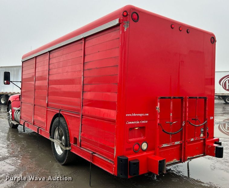 image for item DN0664 2013 Kenworth T370 delivery truck