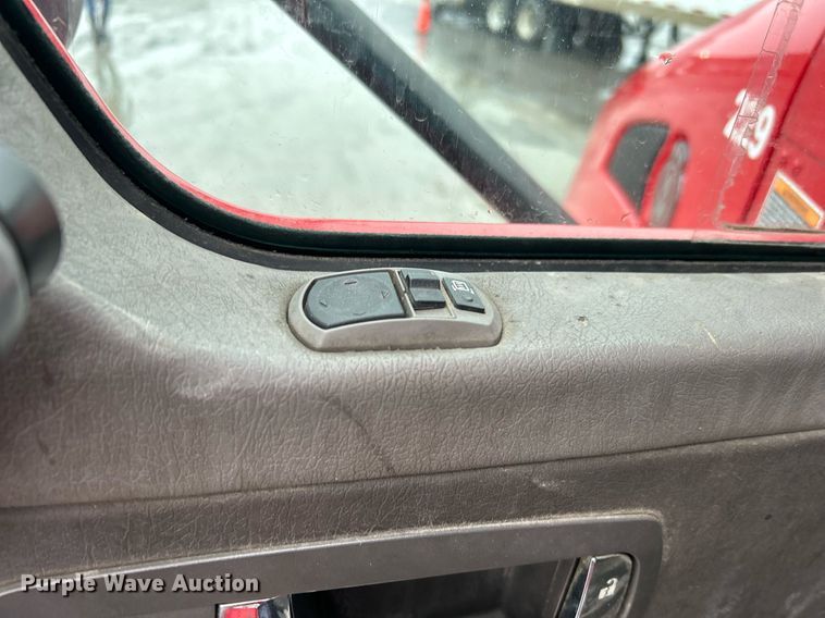 image for item DN0664 2013 Kenworth T370 delivery truck