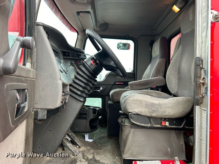 image for item DN0664 2013 Kenworth T370 delivery truck