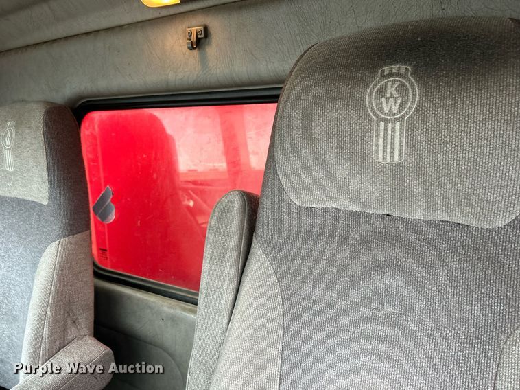 image for item DN0664 2013 Kenworth T370 delivery truck