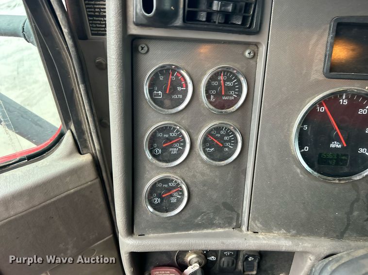 image for item DN0664 2013 Kenworth T370 delivery truck