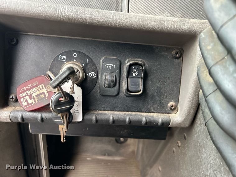 image for item DN0664 2013 Kenworth T370 delivery truck