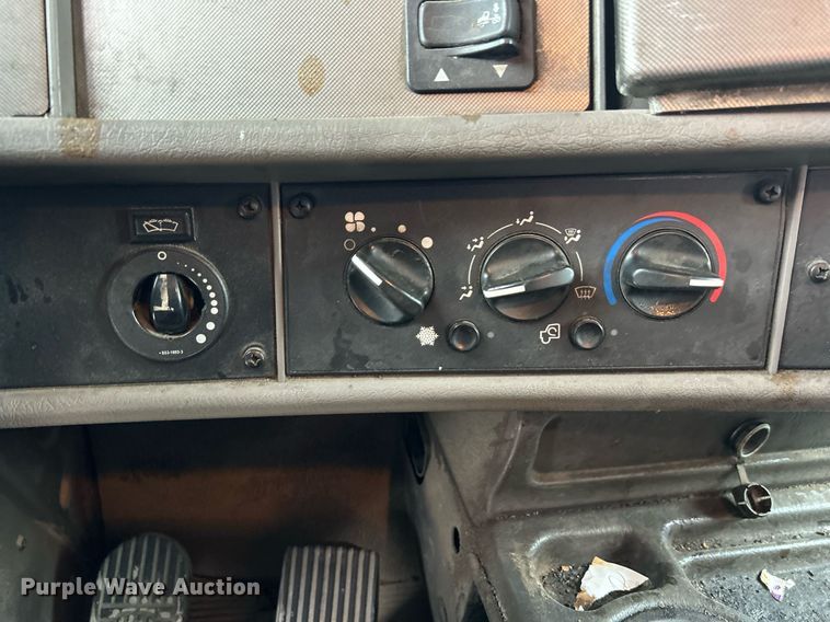 image for item DN0664 2013 Kenworth T370 delivery truck