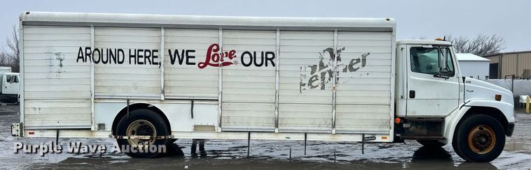 image for item DN0665 2003 Freightliner  Business Class M2 delivery truck