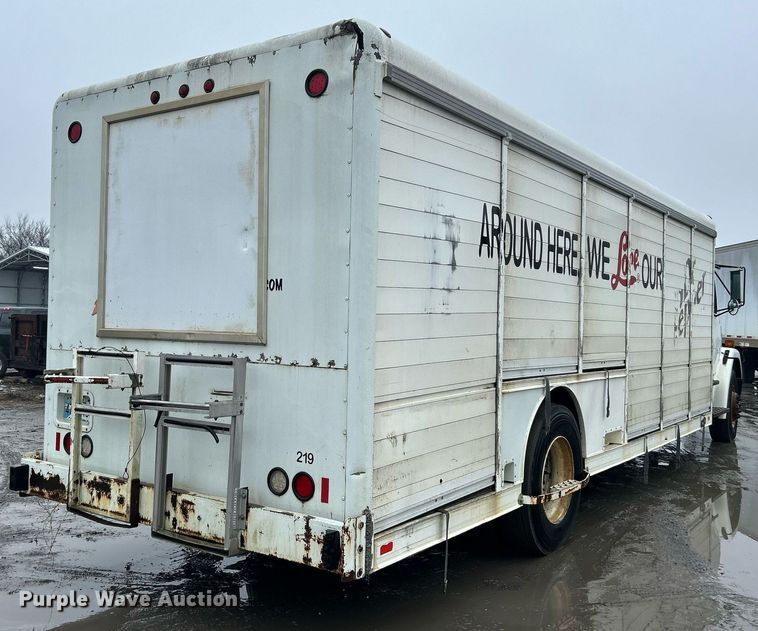 image for item DN0665 2003 Freightliner  Business Class M2 delivery truck