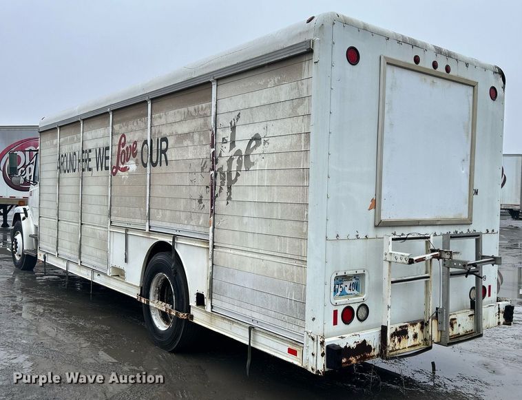 image for item DN0665 2003 Freightliner  Business Class M2 delivery truck