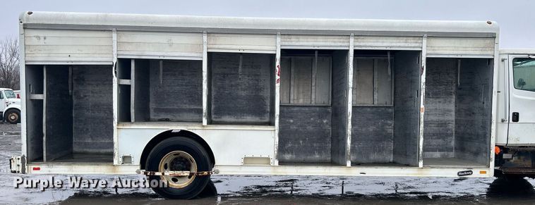 image for item DN0665 2003 Freightliner  Business Class M2 delivery truck