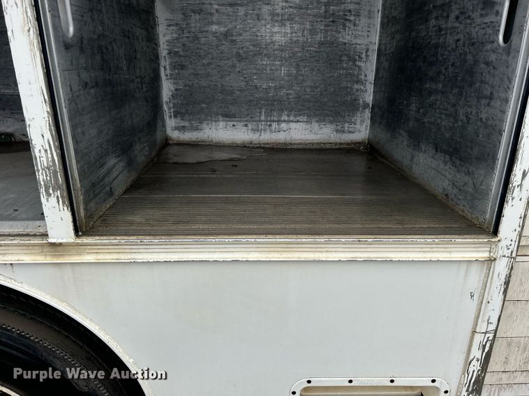 image for item DN0665 2003 Freightliner  Business Class M2 delivery truck