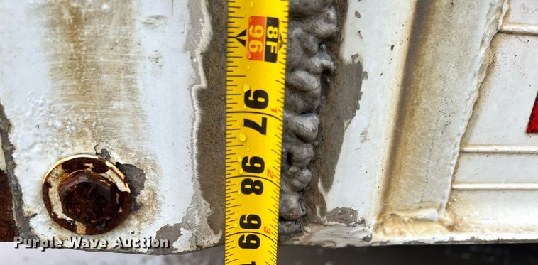 image for item DN0665 2003 Freightliner  Business Class M2 delivery truck