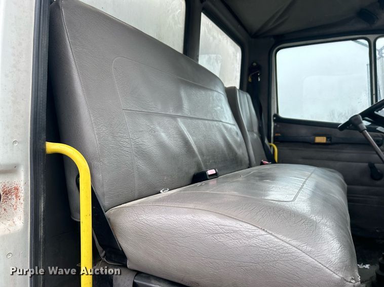 image for item DN0665 2003 Freightliner  Business Class M2 delivery truck