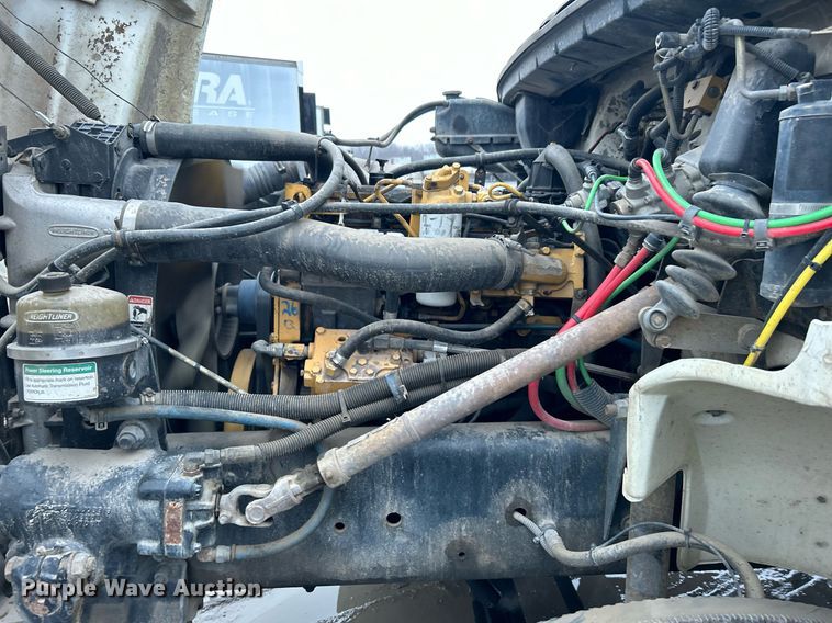 image for item DN0665 2003 Freightliner  Business Class M2 delivery truck