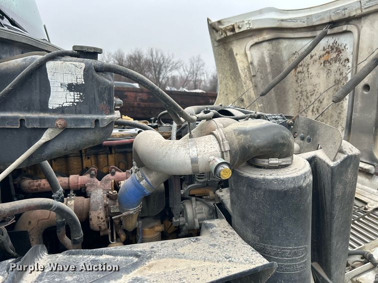 image for item DN0665 2003 Freightliner  Business Class M2 delivery truck