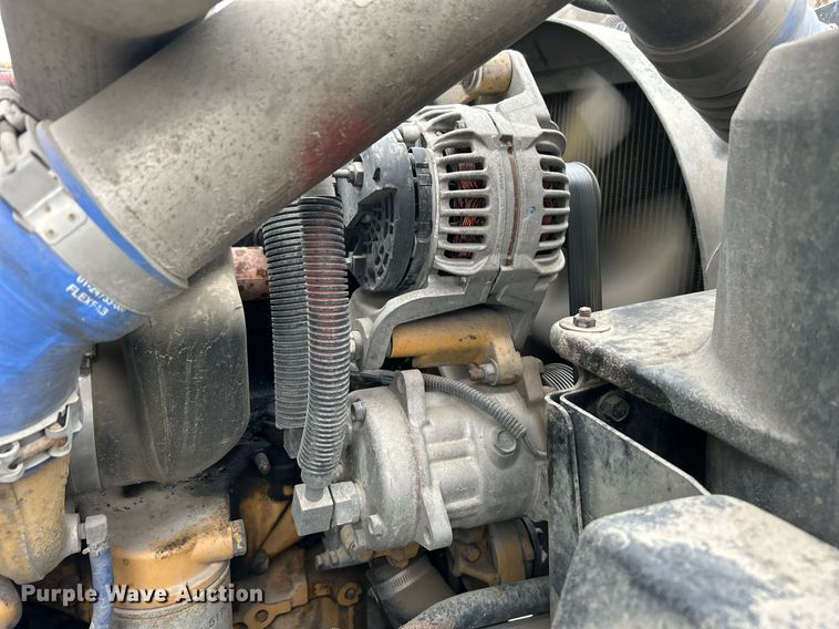 image for item DN0665 2003 Freightliner  Business Class M2 delivery truck