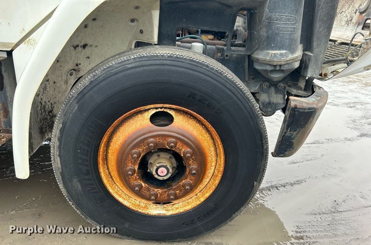 image for item DN0665 2003 Freightliner  Business Class M2 delivery truck