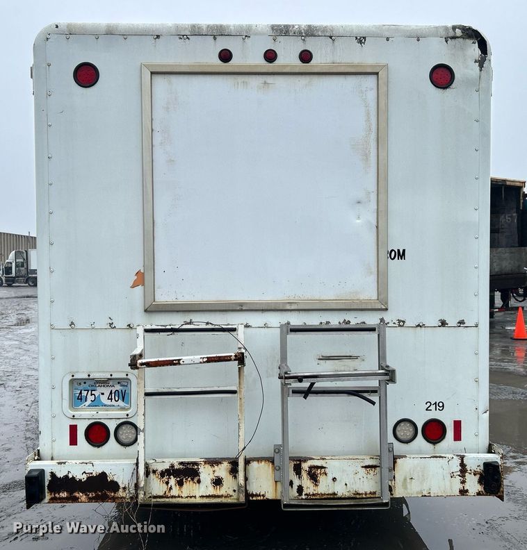 image for item DN0665 2003 Freightliner  Business Class M2 delivery truck