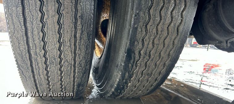 image for item DN0665 2003 Freightliner  Business Class M2 delivery truck