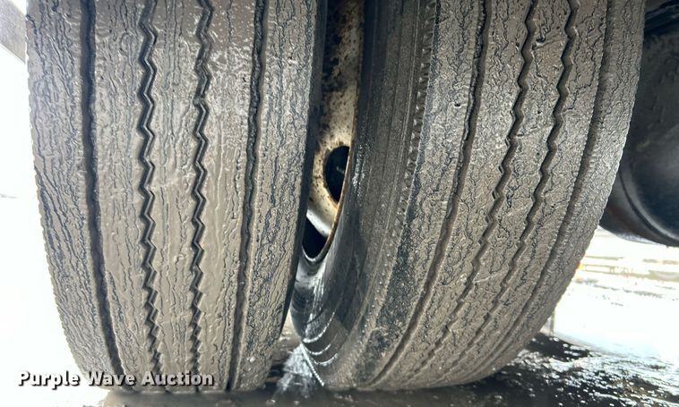 image for item DN0665 2003 Freightliner  Business Class M2 delivery truck