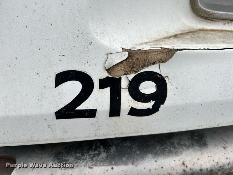 image for item DN0665 2003 Freightliner  Business Class M2 delivery truck