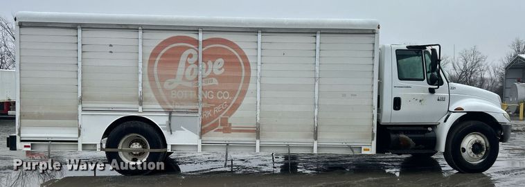 image for item DN0667 2005 International  4300 SBA delivery truck