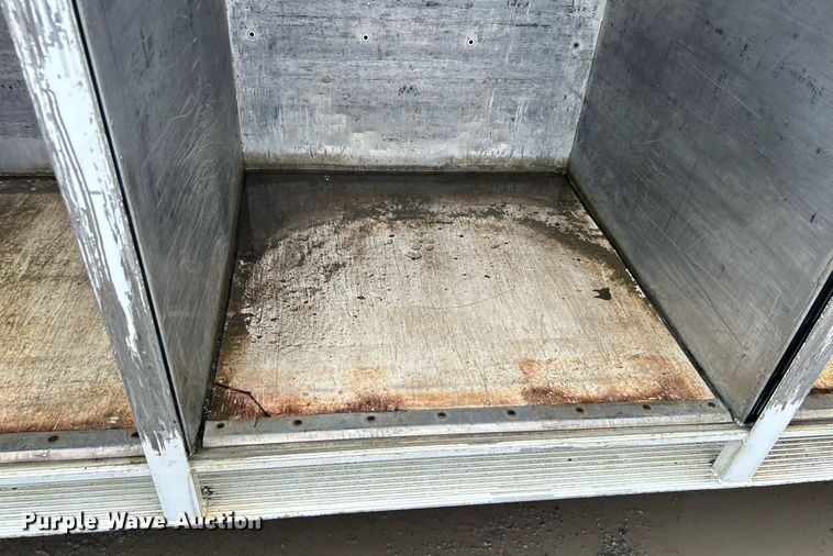 image for item DN0667 2005 International  4300 SBA delivery truck