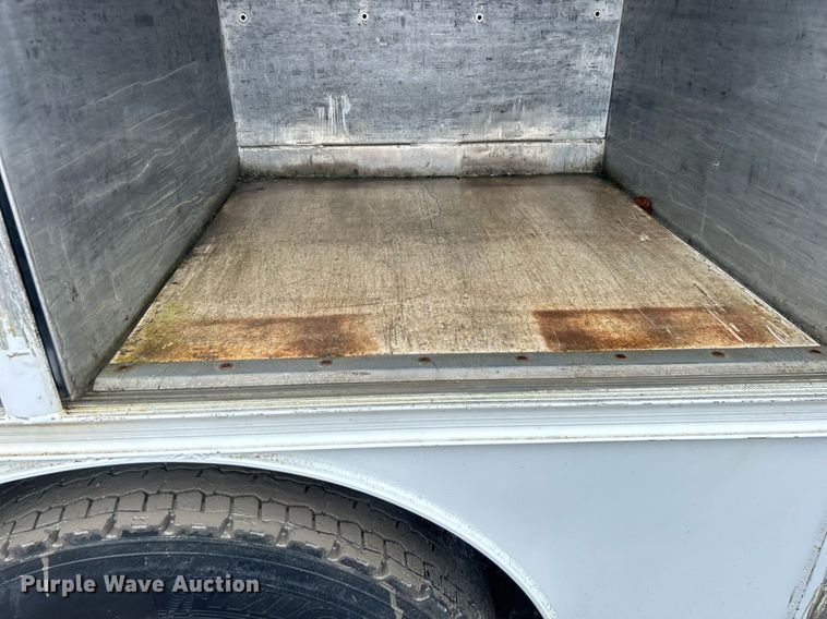 image for item DN0667 2005 International  4300 SBA delivery truck