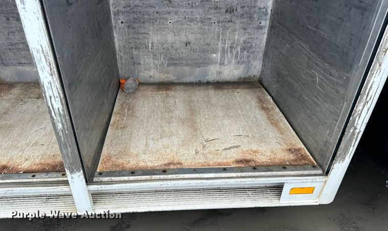 image for item DN0667 2005 International  4300 SBA delivery truck