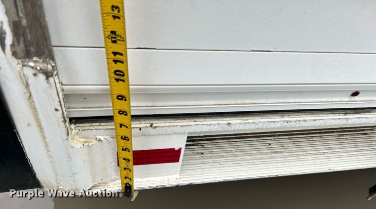 image for item DN0667 2005 International  4300 SBA delivery truck