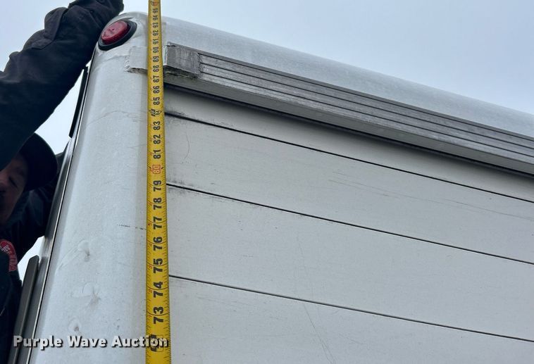 image for item DN0667 2005 International  4300 SBA delivery truck