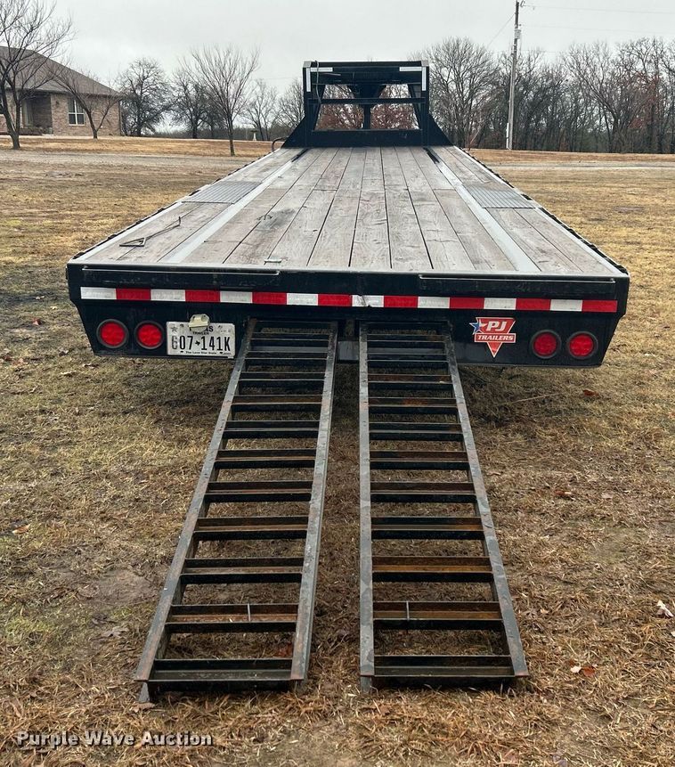 image for item DN0672 2021 PJ Trailers Gooseneck LS322 equipment trailer