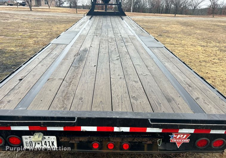 image for item DN0672 2021 PJ Trailers Gooseneck LS322 equipment trailer