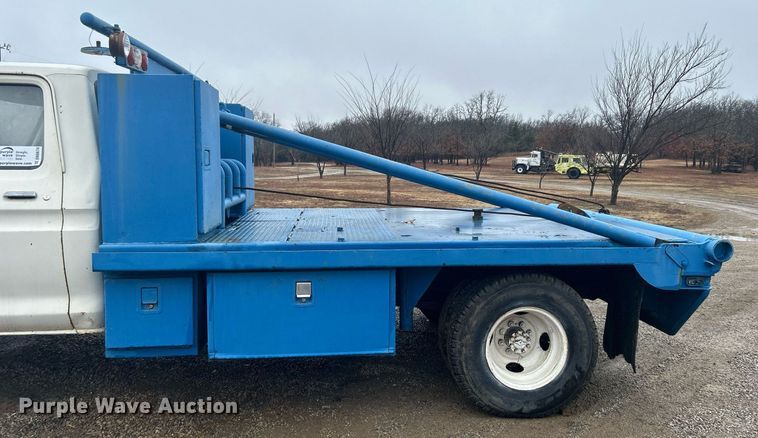 image for item DN0674 1979 Ford F350 Custom winch truck