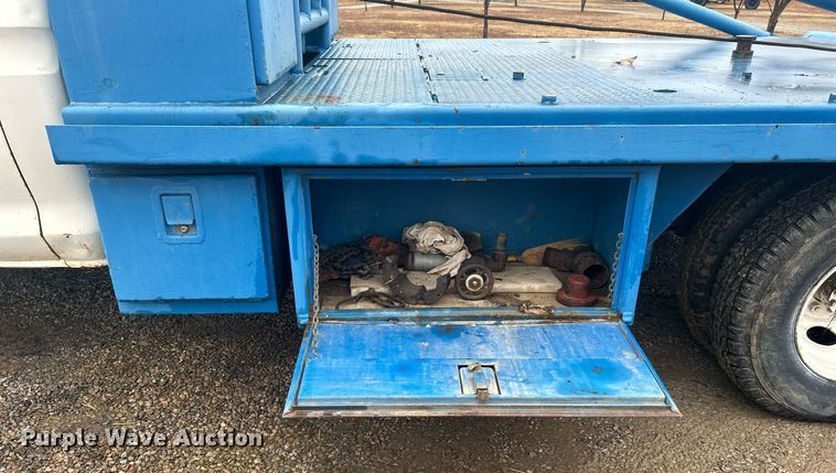 image for item DN0674 1979 Ford F350 Custom winch truck